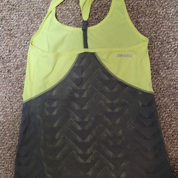 Under armour tank tops lot - Picture 5 of 6